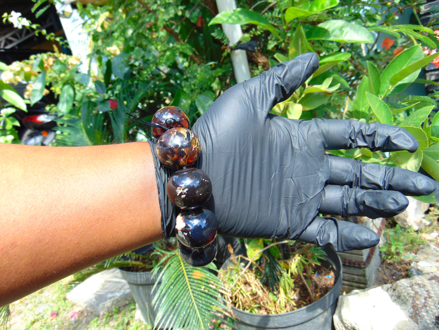 99 gram 10 Beads Mala Bracelet Indonesian Black Blue Amber 25 mm for Healing FRB41