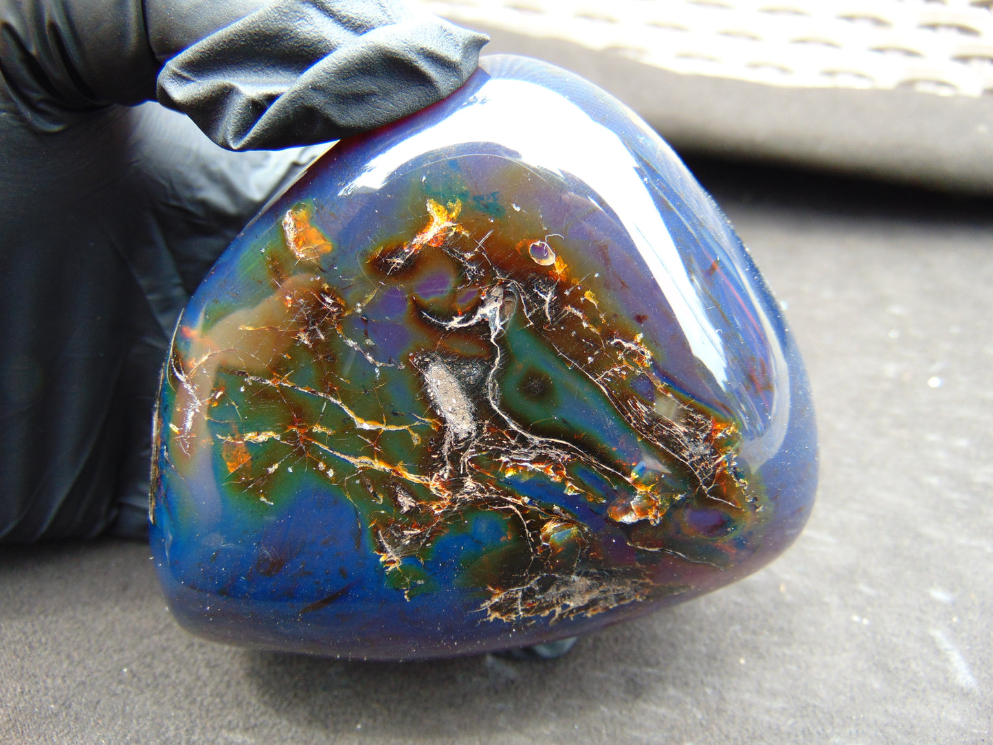 243 gr full polished 94x81x55 mm Indonesia Blue Amber for Healing ML90