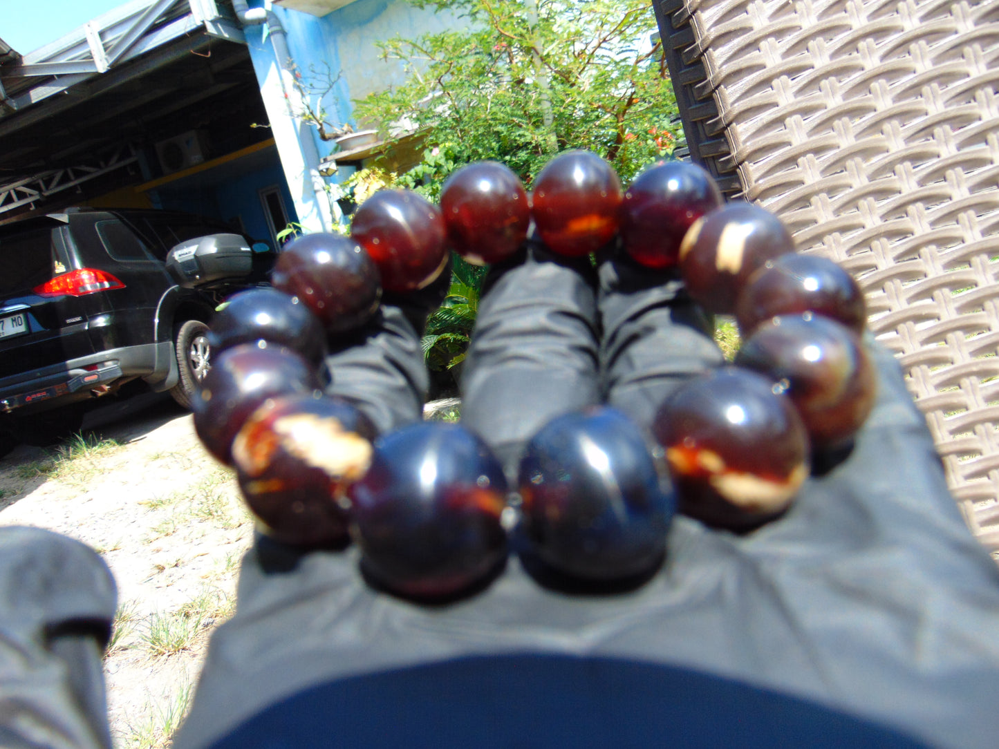 34 gram 14 Beads Mala Bracelet Indonesian Dark Blue Cherry Red Amber 16 mm for Healing FRB17