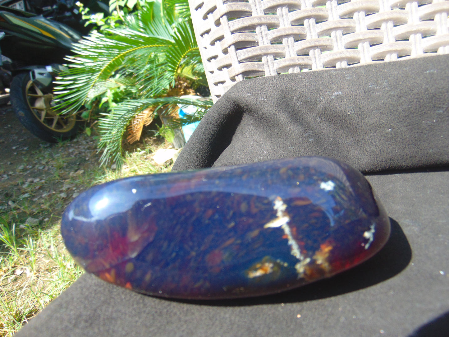 209 gr full polished 125x65x50 mm Indonesia Blue Amber for Healing 25ST4