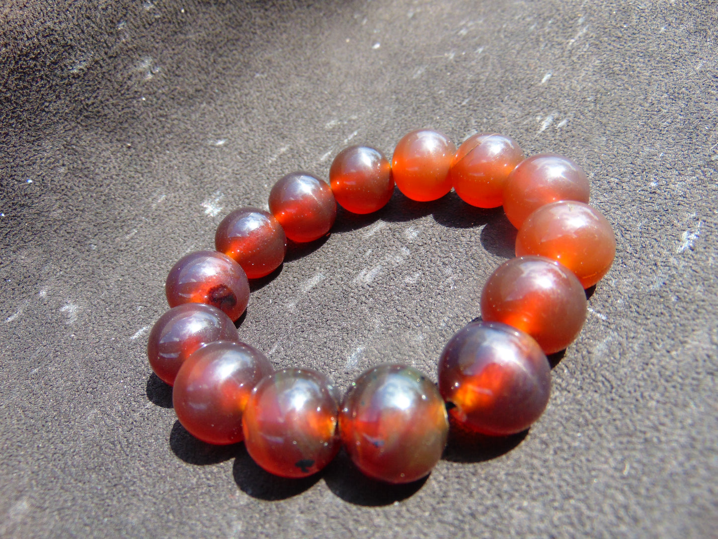 31 gram 14 Beads Mala Bracelet Indonesian Red Amber 16 mm for Healing FRB6