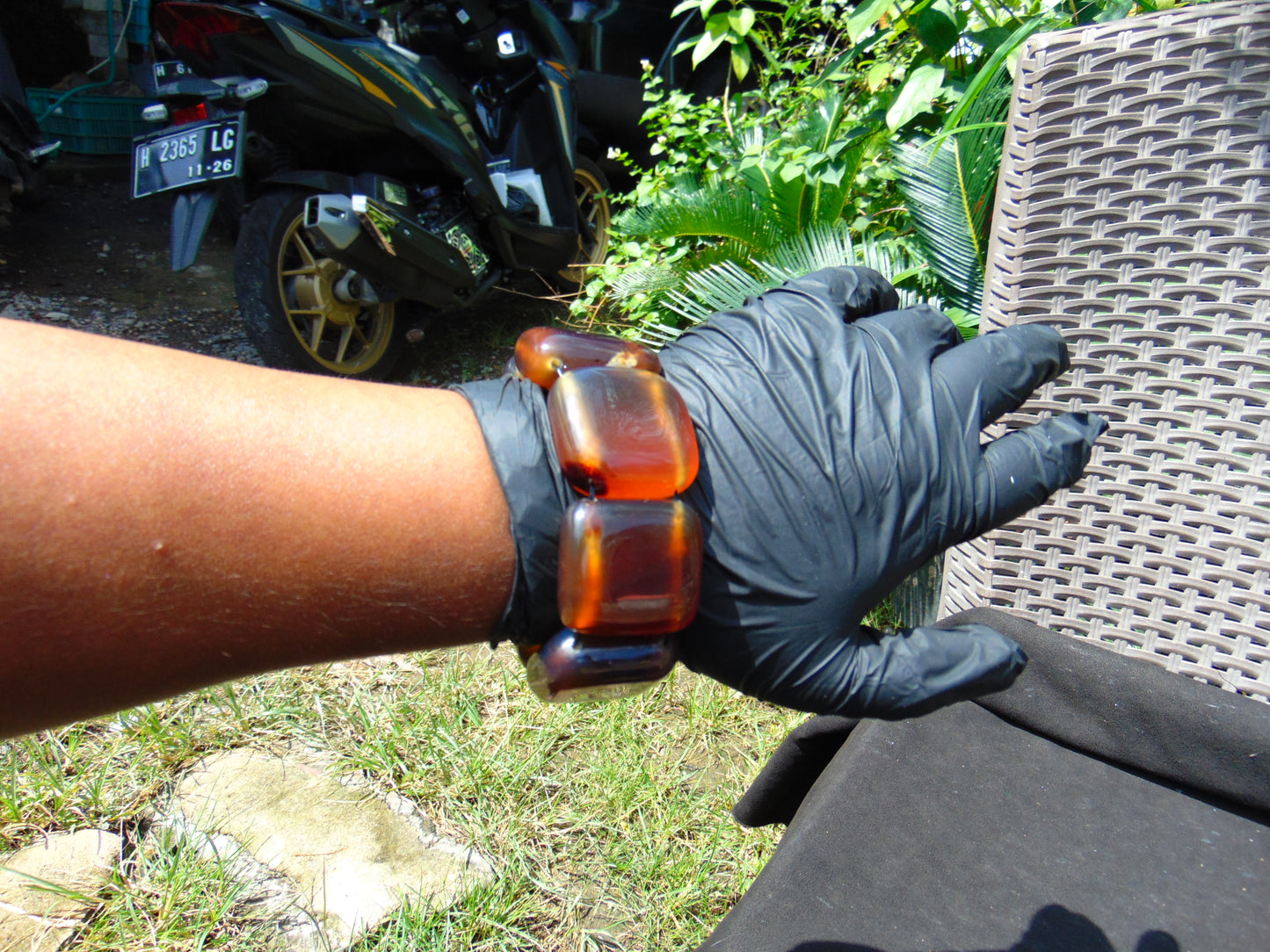 95 gr 7 Square Beads Bangle Indonesian Blue Amber for Healing A7G30