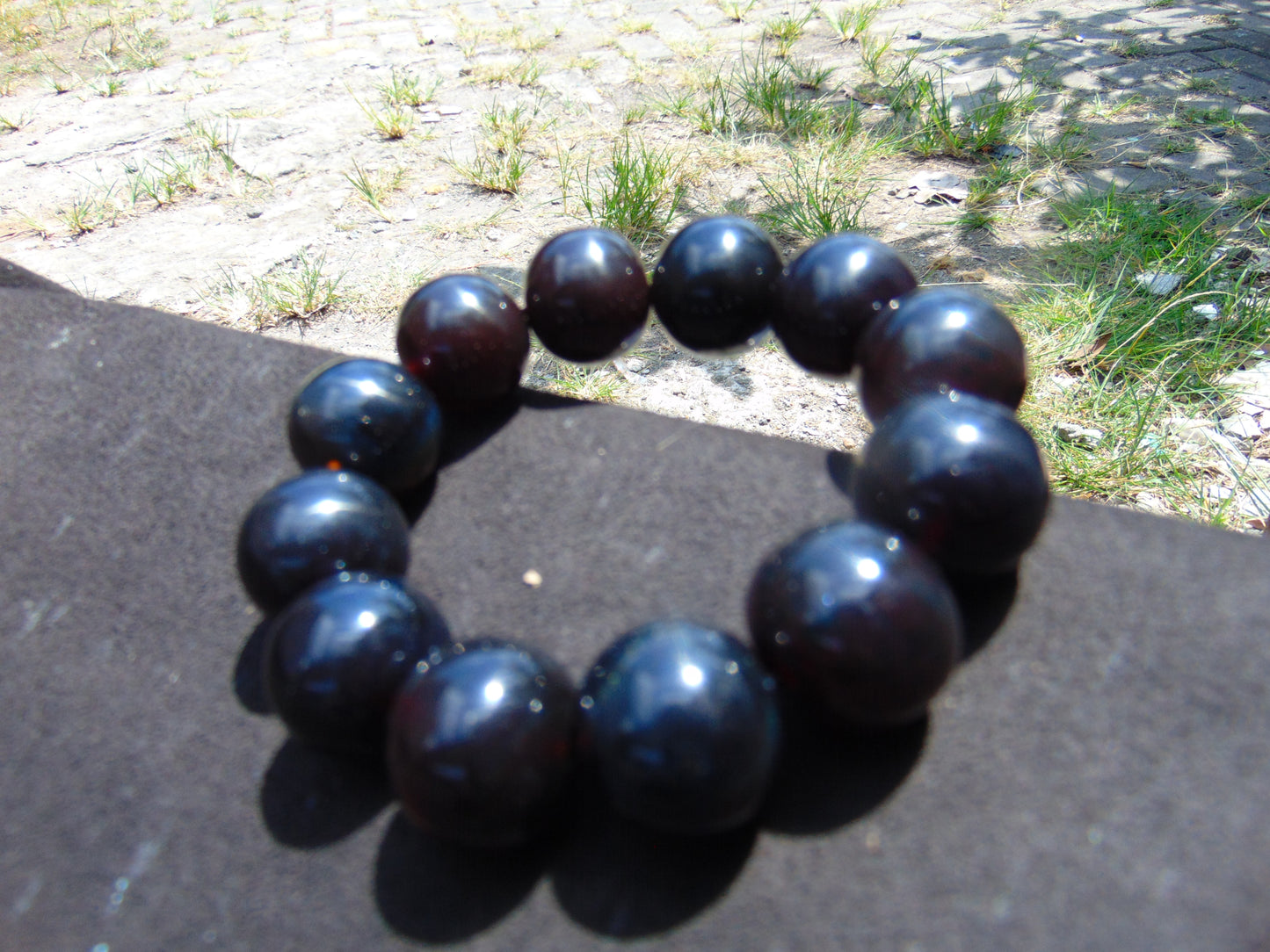 56 gram 12 Beads Mala Bracelet Indonesian Cherry Red Blue Amber 20 mm for Healing B20M21