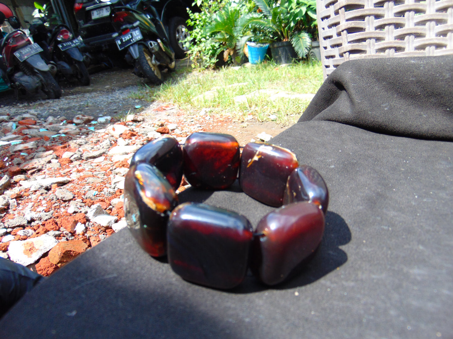 101 gr 7 Square Beads Bangle Indonesian Amber for Healing A7G37