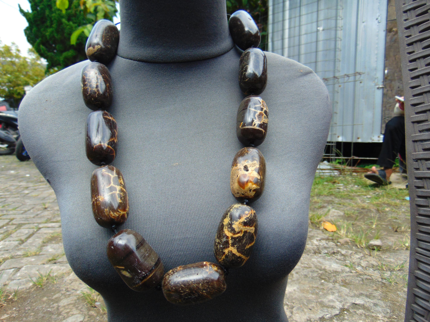 280 gr Necklace Indonesian Aromatic Amber for Healing 26NN16