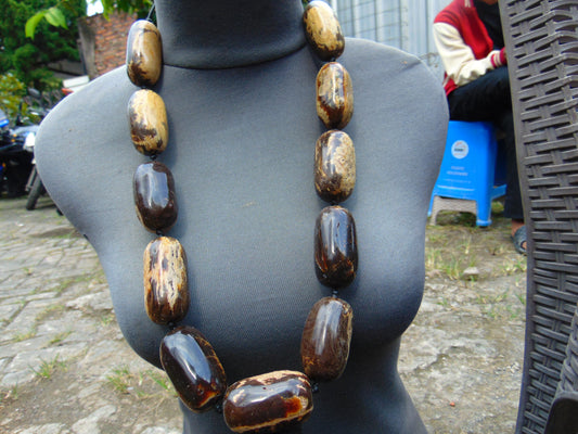 250 gr Necklace Indonesian Aromatic Amber for Healing 26NN17