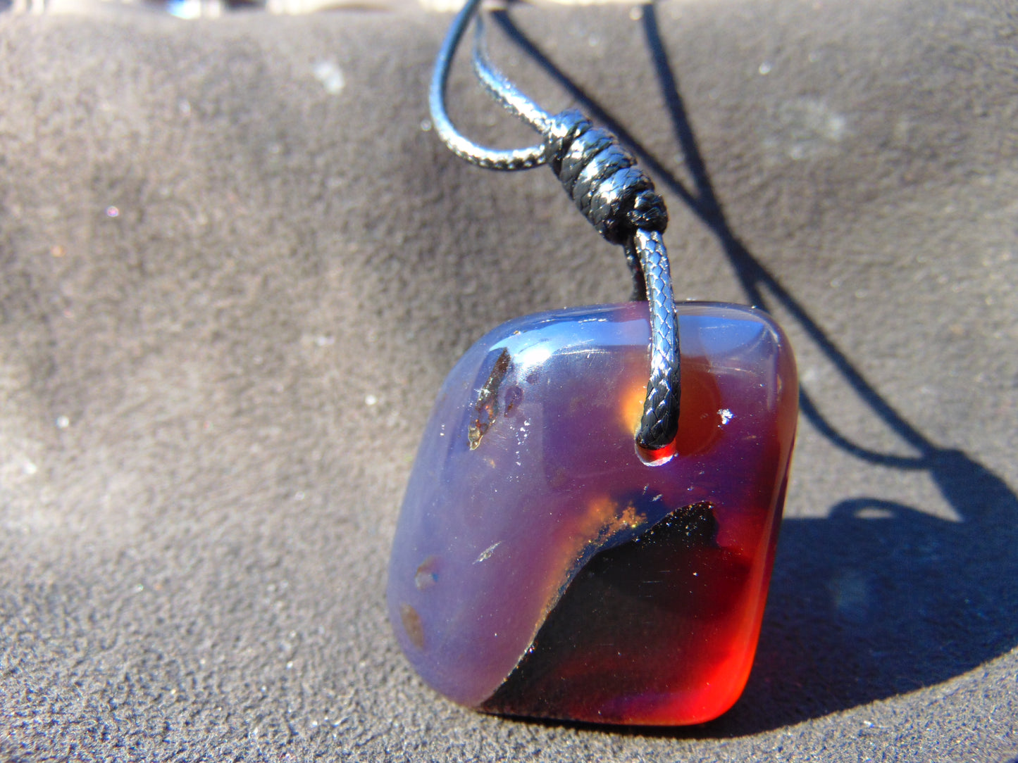 19 gram Pendant Indonesian Blue Red Amber for Healing PDY59