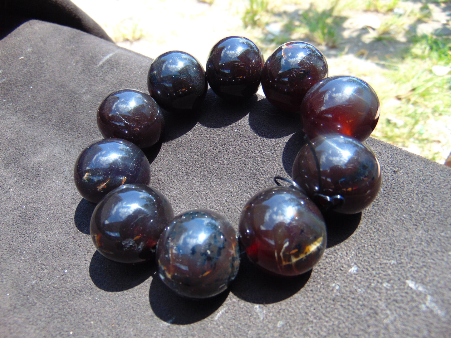97 gram 10 Beads Mala Bracelet Indonesian Cherry Amber 25 mm for Healing FRB39