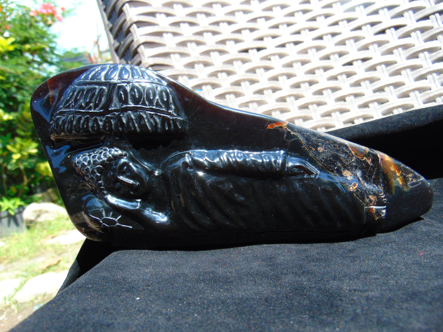 603 gr Sleep Buddha under bodhi tree 220x100x50 mm Indonesia Black Amber AJ82