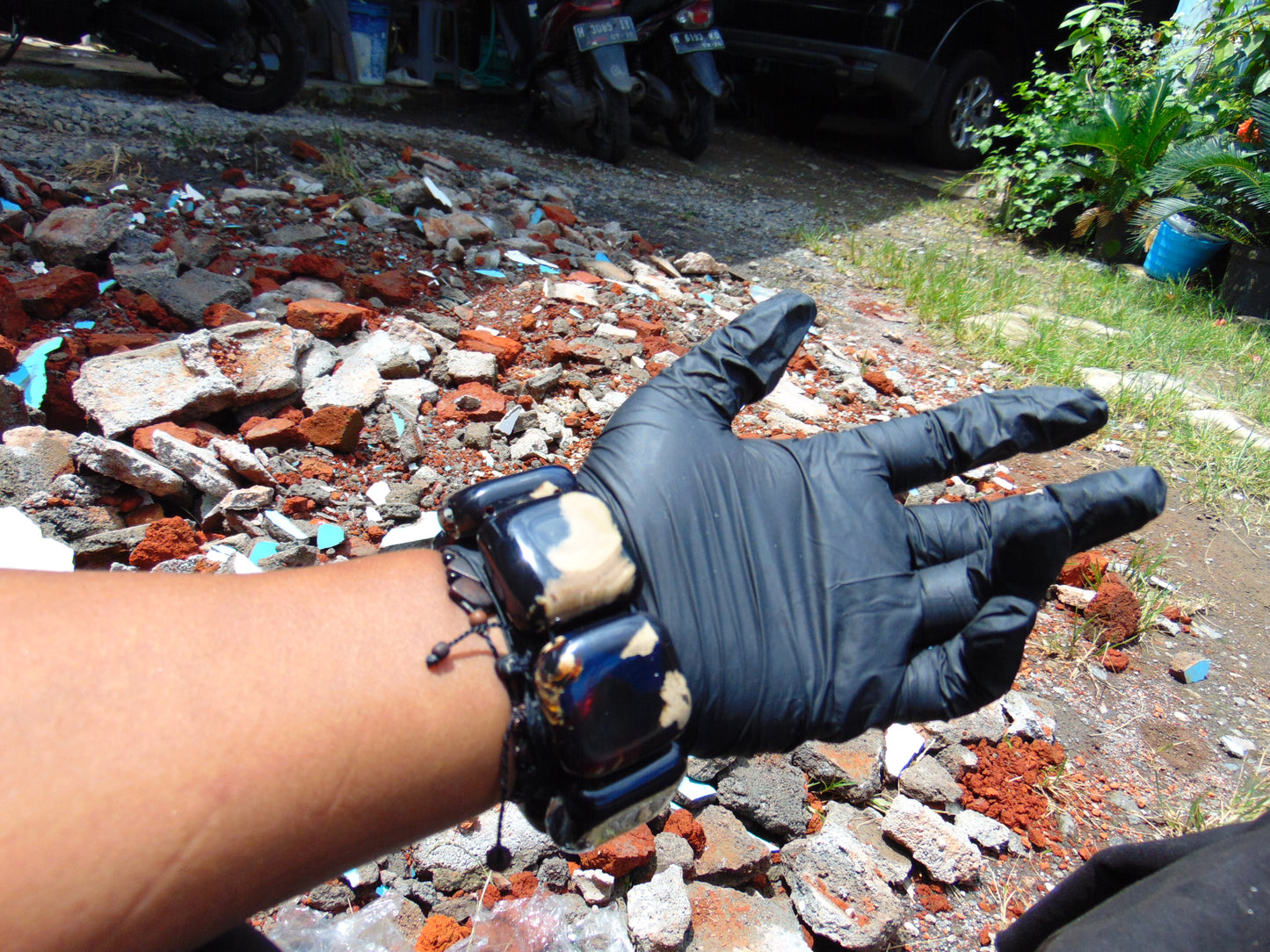 111 gr 7 Square Beads Bangle Indonesian Black Blue Amber for Healing A7G34