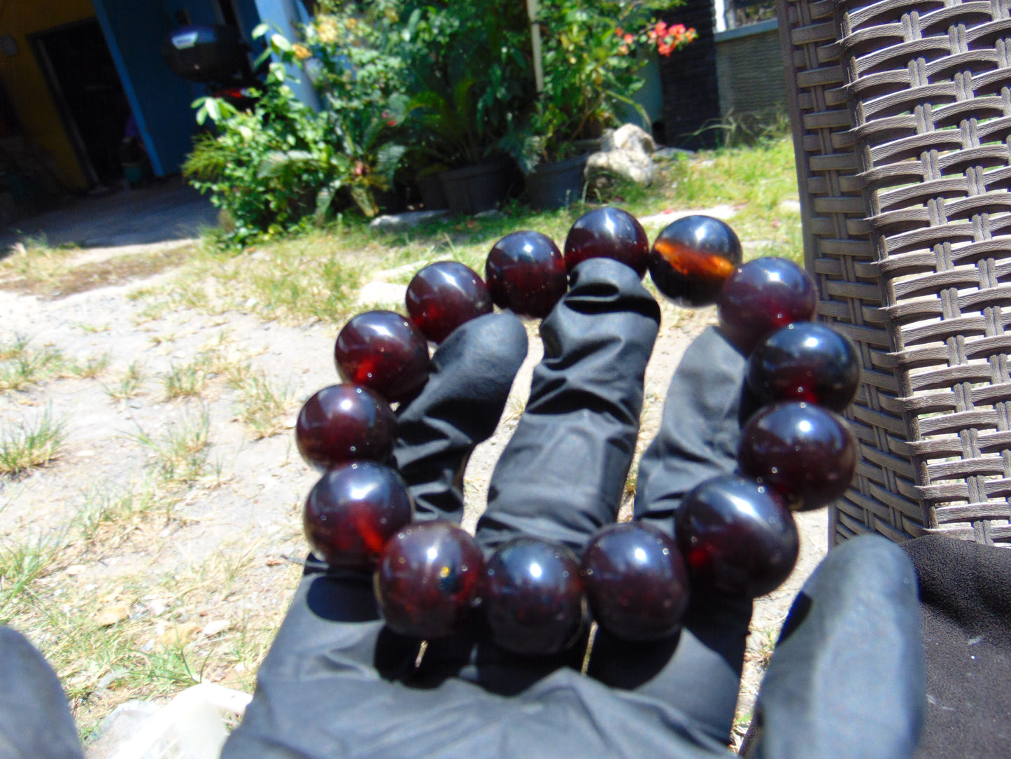 33 gram 14 Beads Mala Bracelet Indonesian Cherry Red Amber 16 mm for Healing B15M9