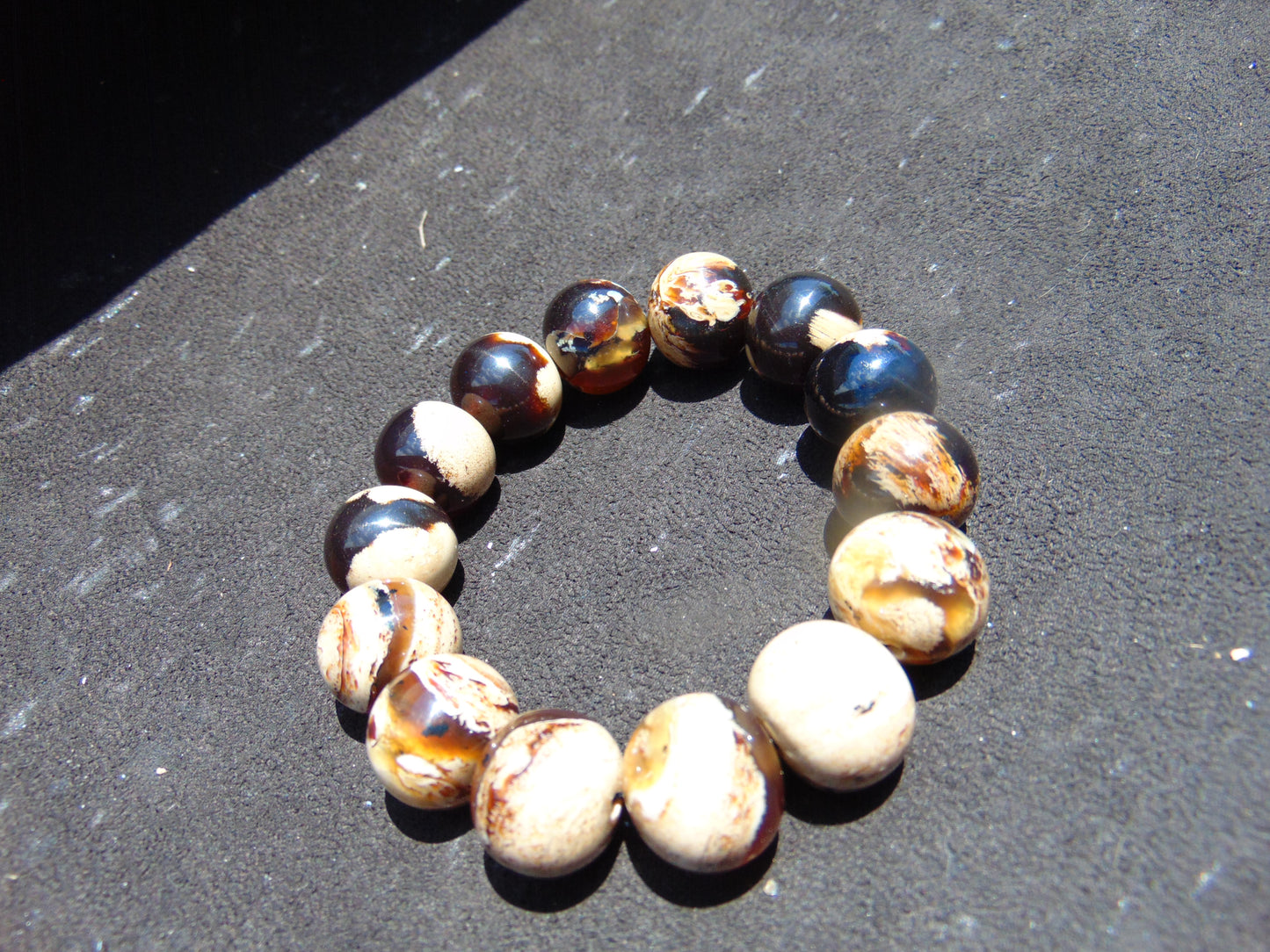 34 gram 14 Beads Mala Bracelet Indonesian white Blue Amber 16 mm for Healing B15M2