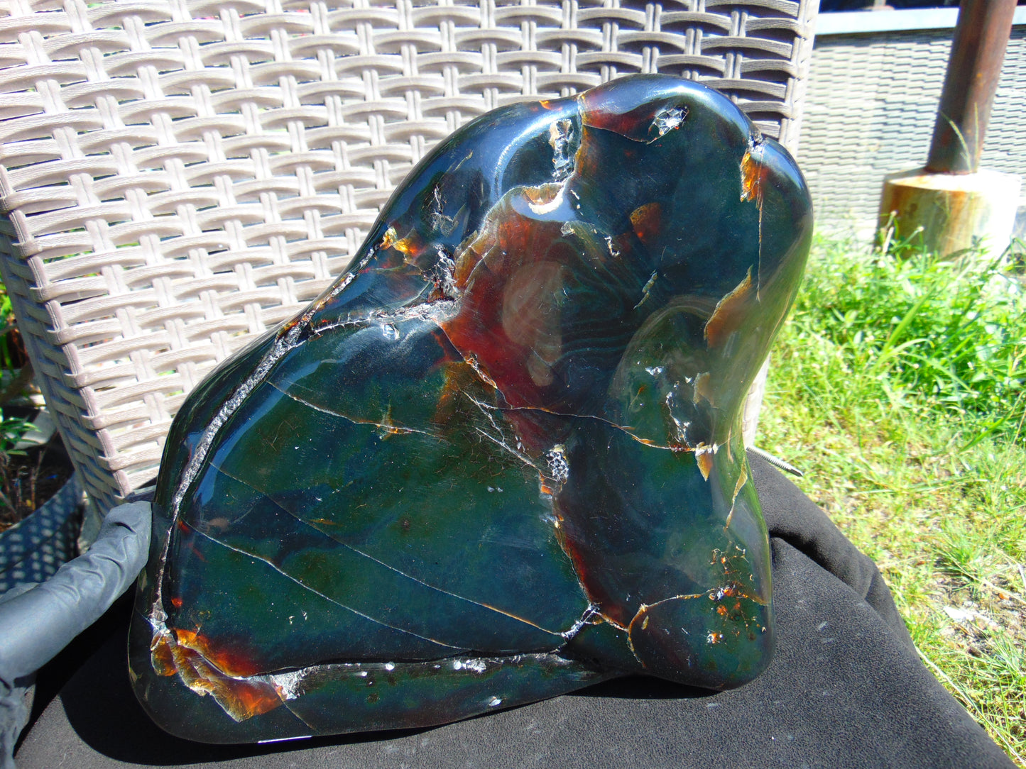 3901 Gr Full Polished Indonesian Green Amber for Healing ML56