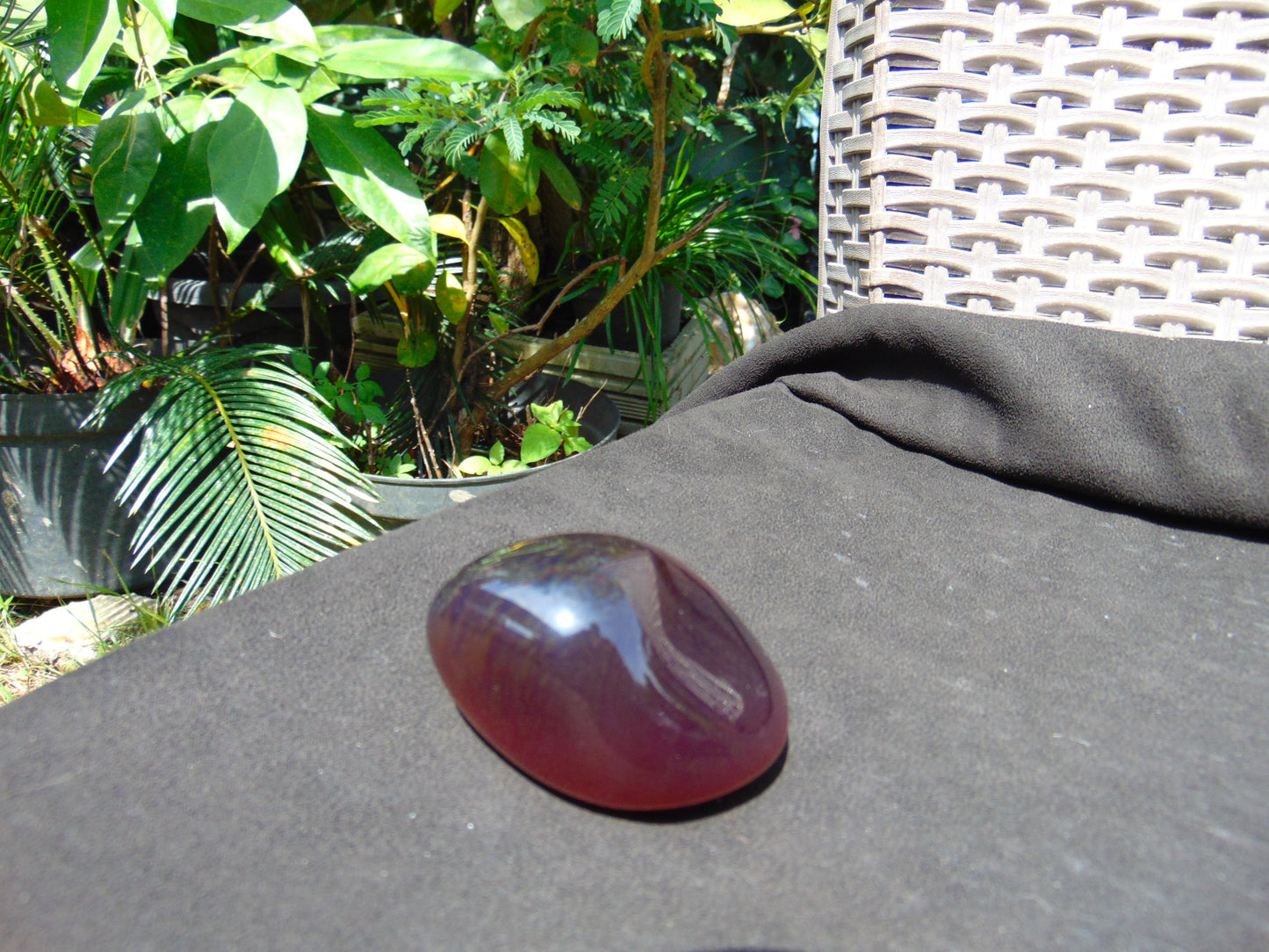 64 gr full polished 70x45x40 mm Indonesia Red Purple Amber for Healing 25ST10