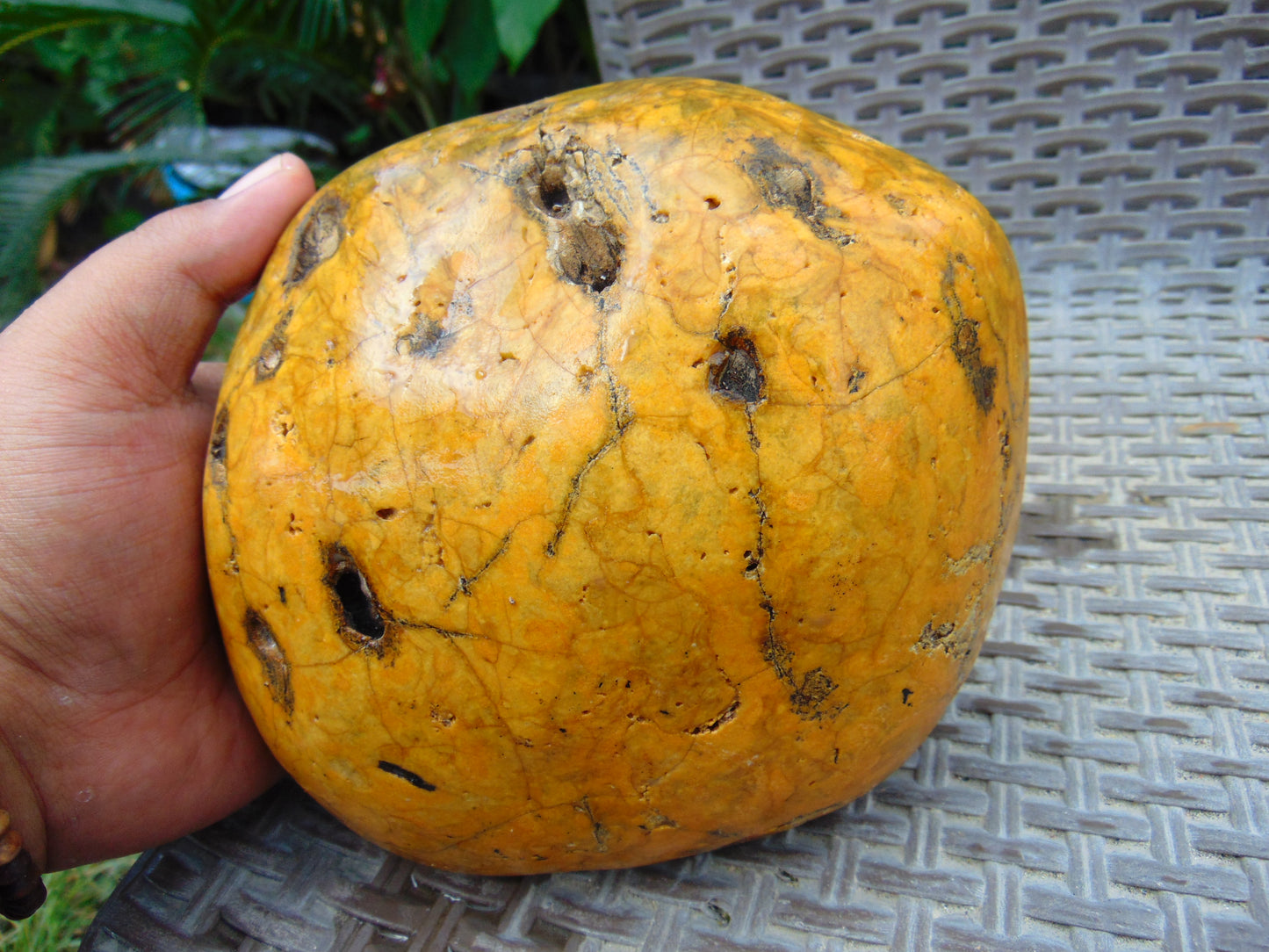 1146 gram Polished 140x135x75mm Indonesia Yellow Fragrance Amber for Healing 25K6