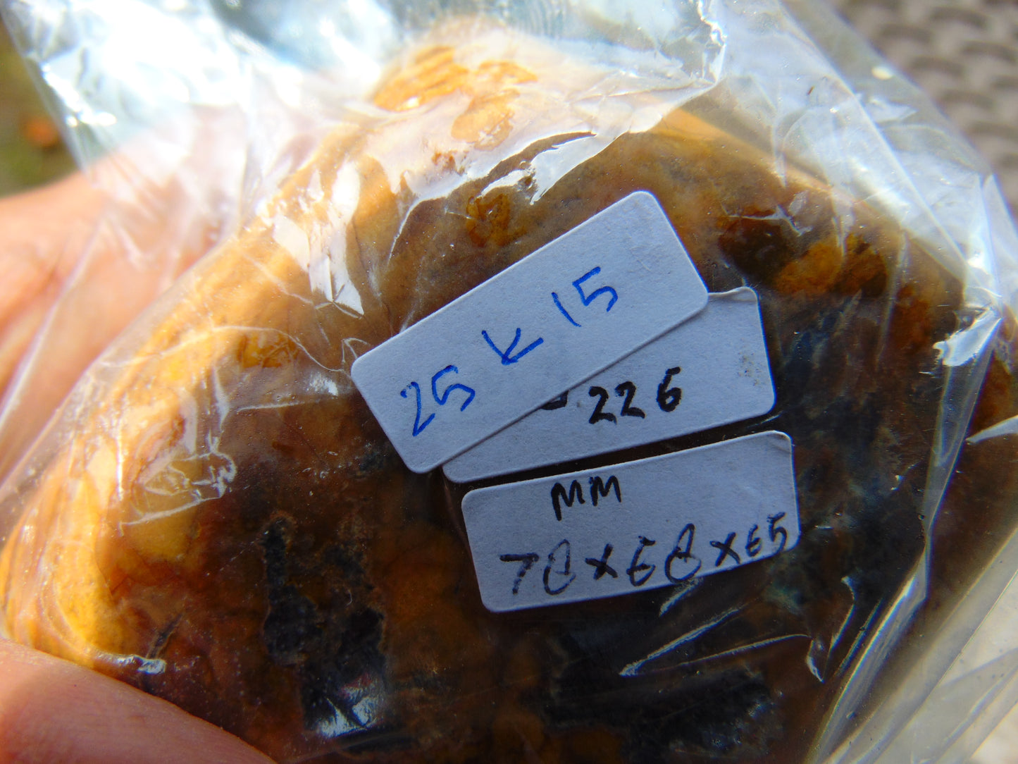 226 Gr 78x68x65mm Polished Indonesian Yellow Fragrant Amber for Healing 25K15