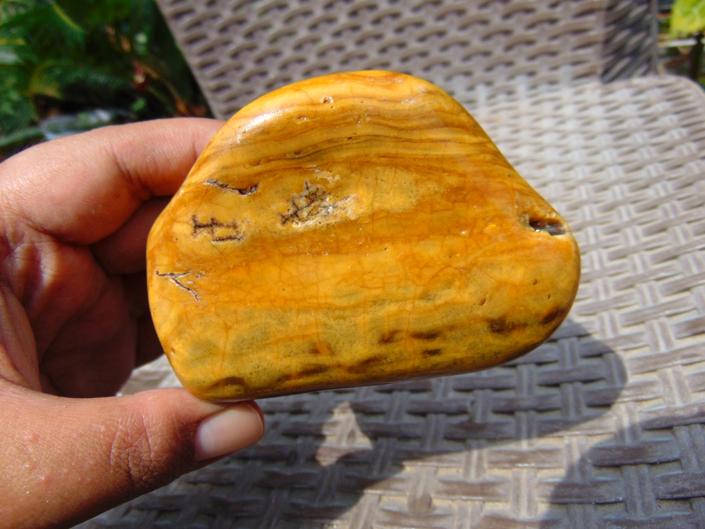 147 gram Polished 88x62x52mm Indonesia Yellow Fragrance Amber for Healing 25K20