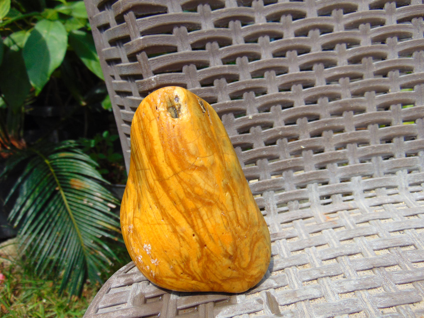 147 gram Polished 88x62x52mm Indonesia Yellow Fragrance Amber for Healing 25K20