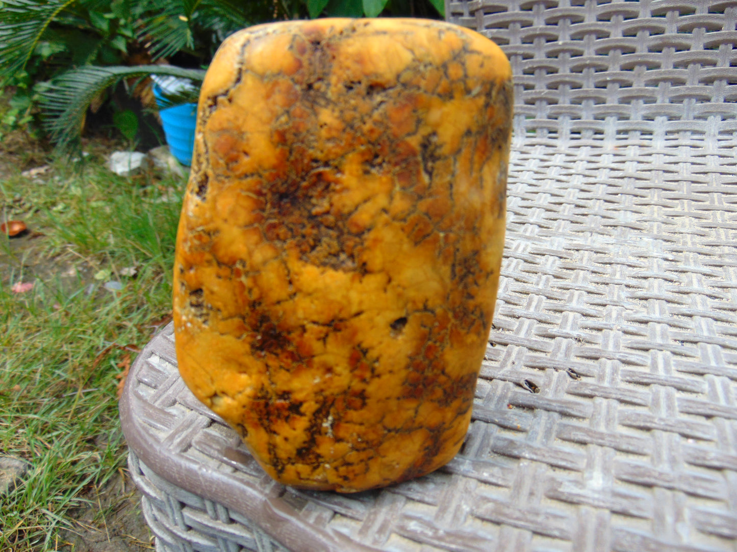 217 gram Polished 105x70x45mm Indonesia Yellow Fragrance Amber for Healing 25K32
