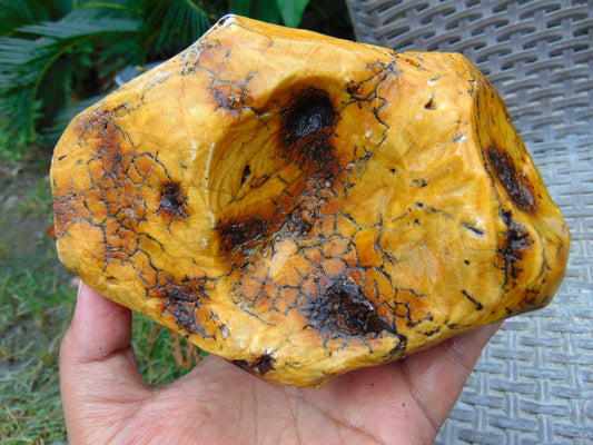 370 gram Polished 130x95x45mm Indonesia Yellow Fragrance Amber for Healing 25K33