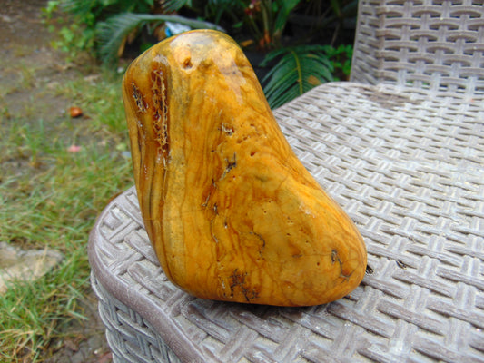 275 gram Polished 110x77x79mm Indonesia Yellow Fragrance Amber for Healing 25K34