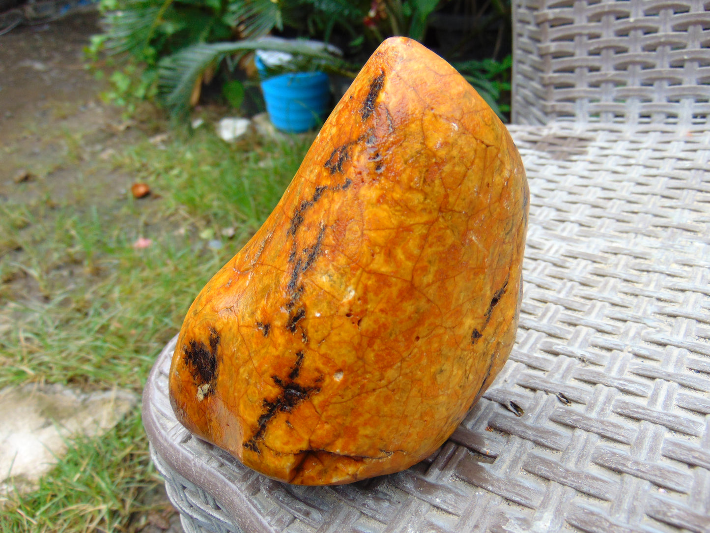 279 gram Polished 125x85x55mm Indonesia Yellow Fragrance Amber for Healing 25K35