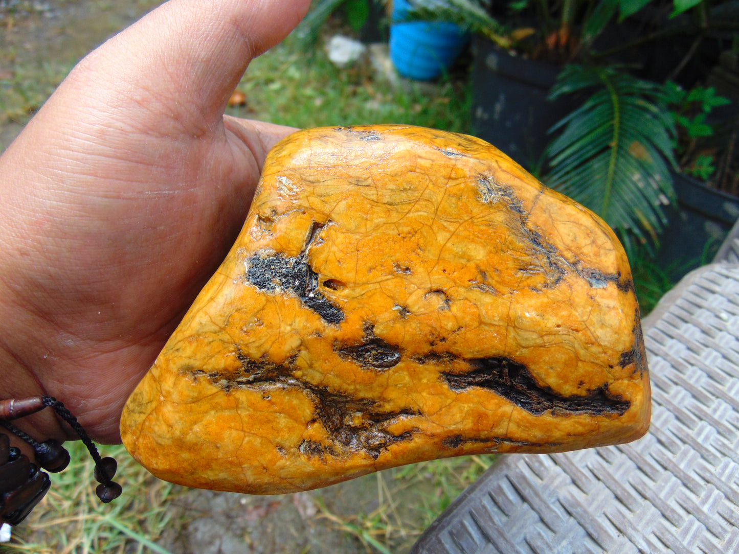 279 gram Polished 125x85x55mm Indonesia Yellow Fragrance Amber for Healing 25K35