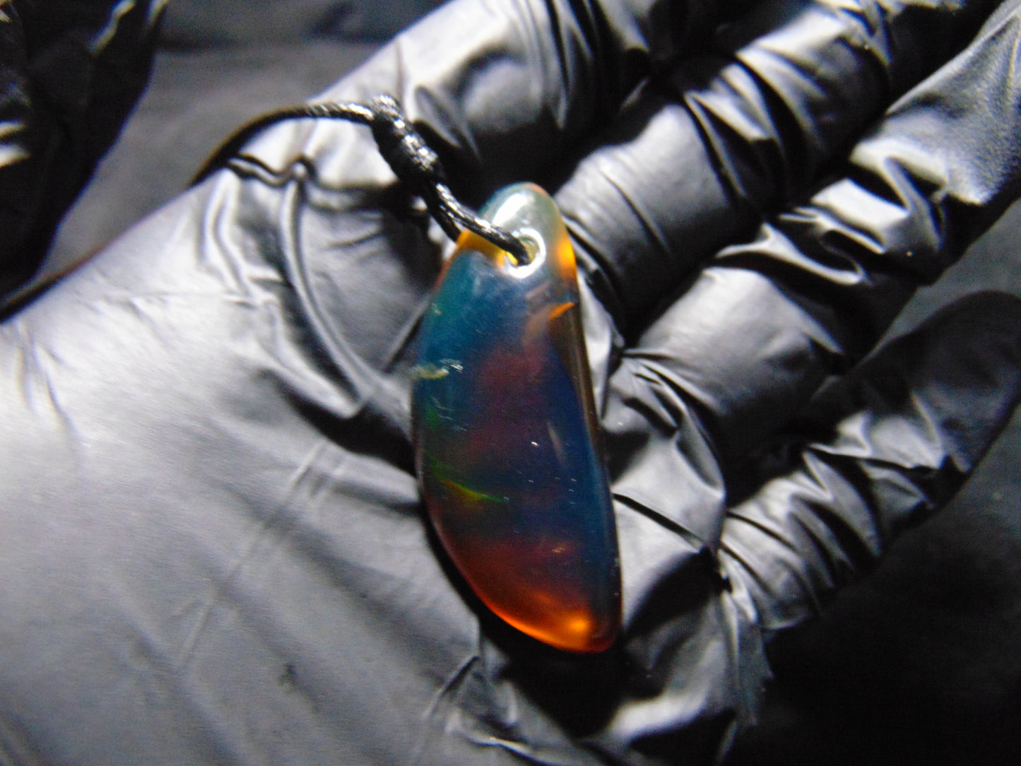 4 gr Pendant Indonesian Blue Amber for Healing PAA881