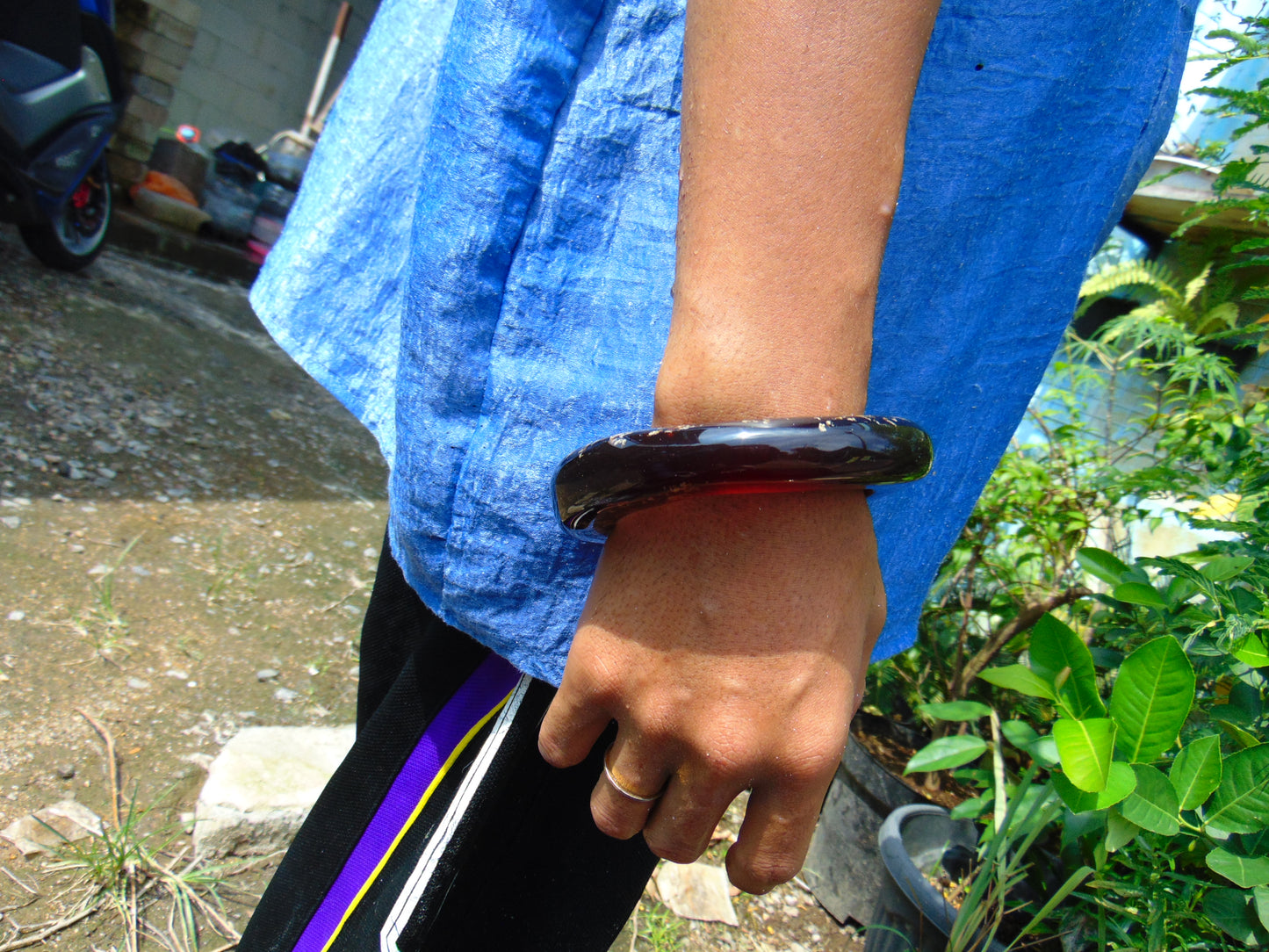 79 gr Big Bangle in hole 67 mm Indonesian Red Amber for Healing AJ32