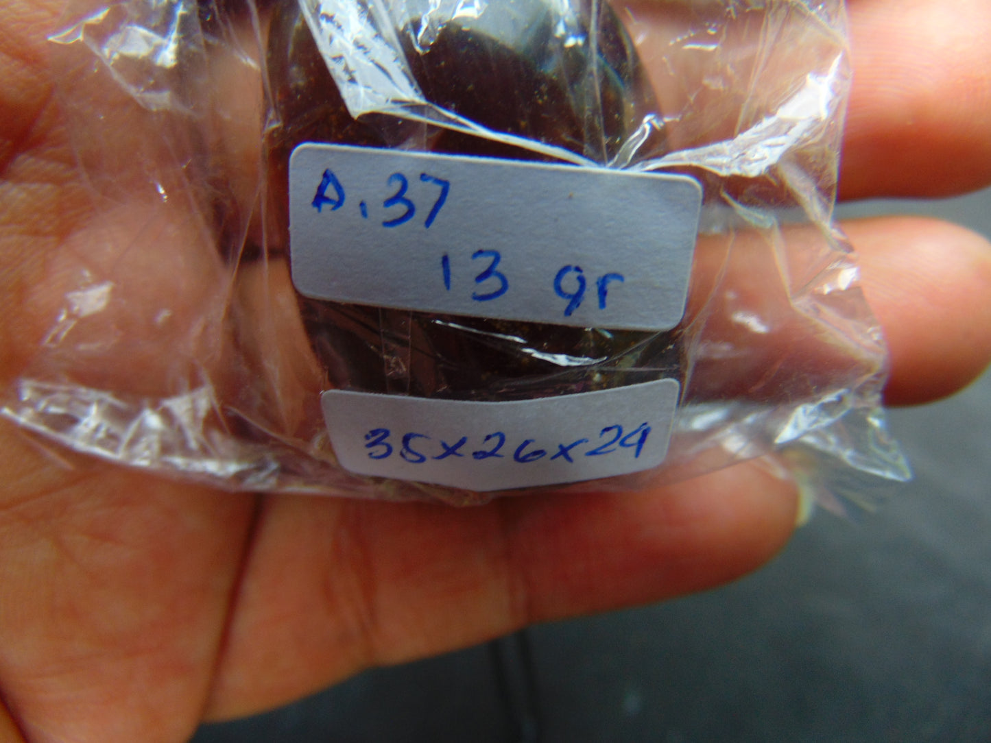 13 gr Pendant 35x26x24 mm Indonesian Blue Amber for Healing A37