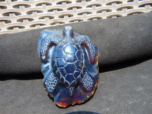 84 gr Sea Turtles Carving 85x67x36 mm Indonesian Blue Amber for Healing AJ200