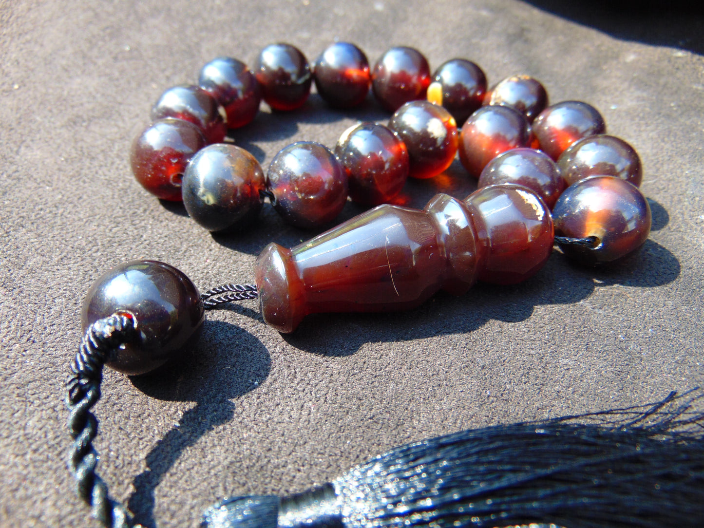 53 gr Hand Tasbih 17 Beads 18 mm Indonesian Dark Red Amber for Healing BT5