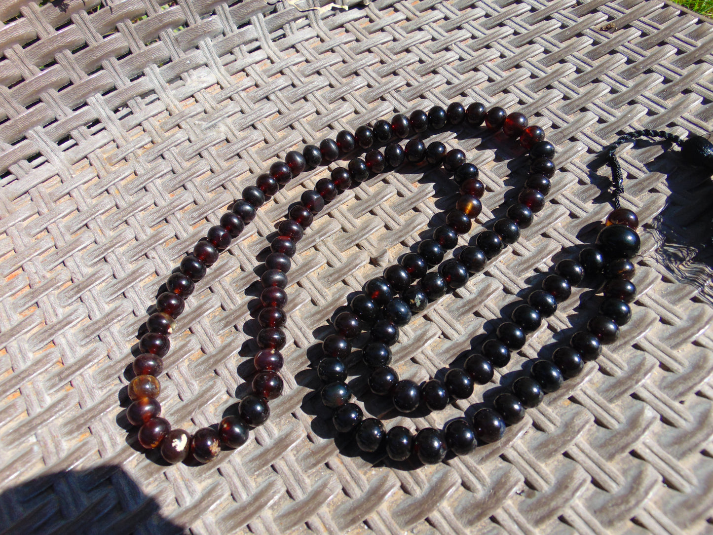 73 gram 108 Beads 9 mm Rosary Mala Buddha for Yoga and Meditation Indonesian Dark Red Amber for Healing MB19