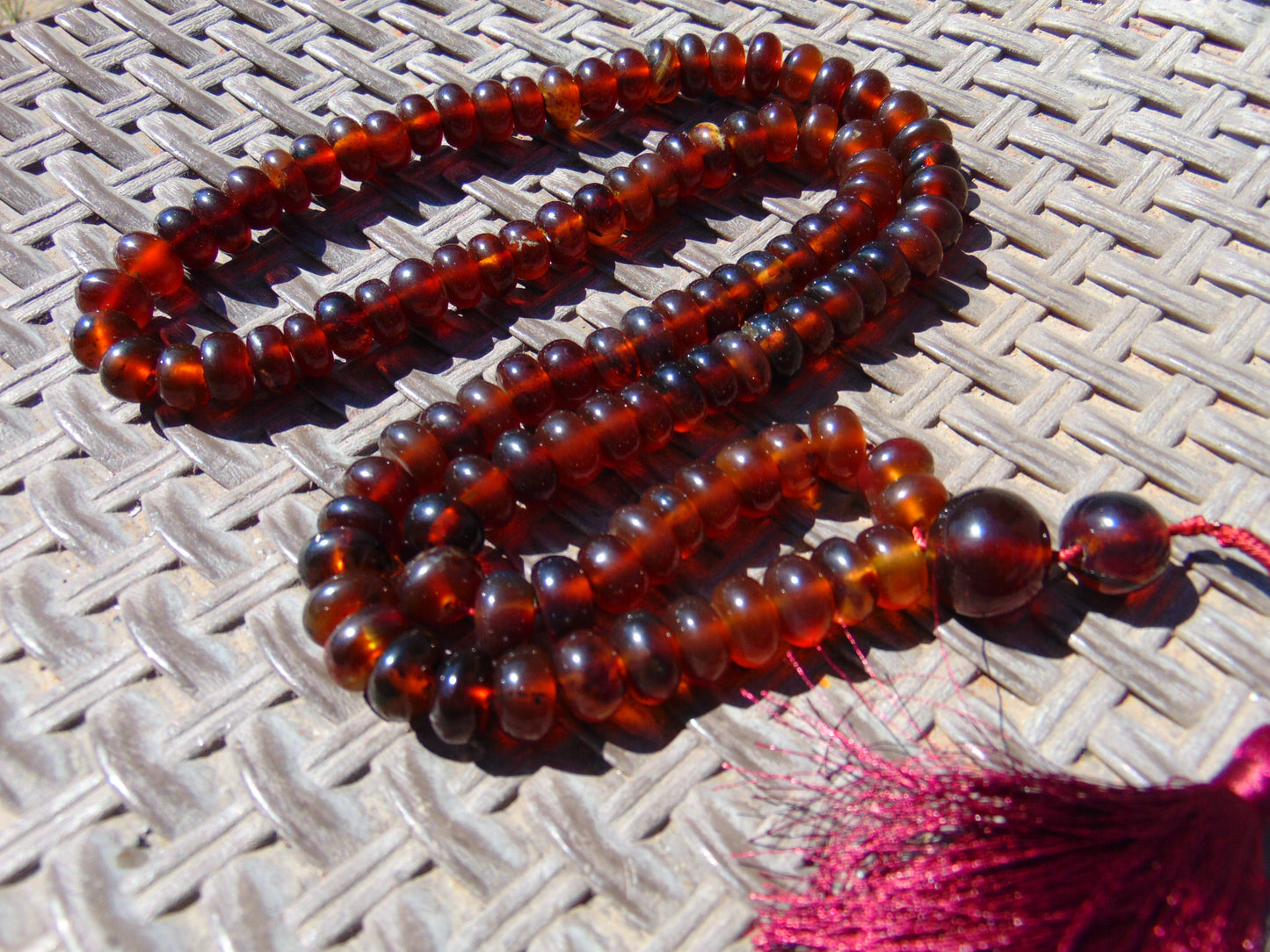 78 gram 108 Beads Rosary Mala Buddha for Yoga and Meditation Indonesian Red Bluish Amber for Healing MR7