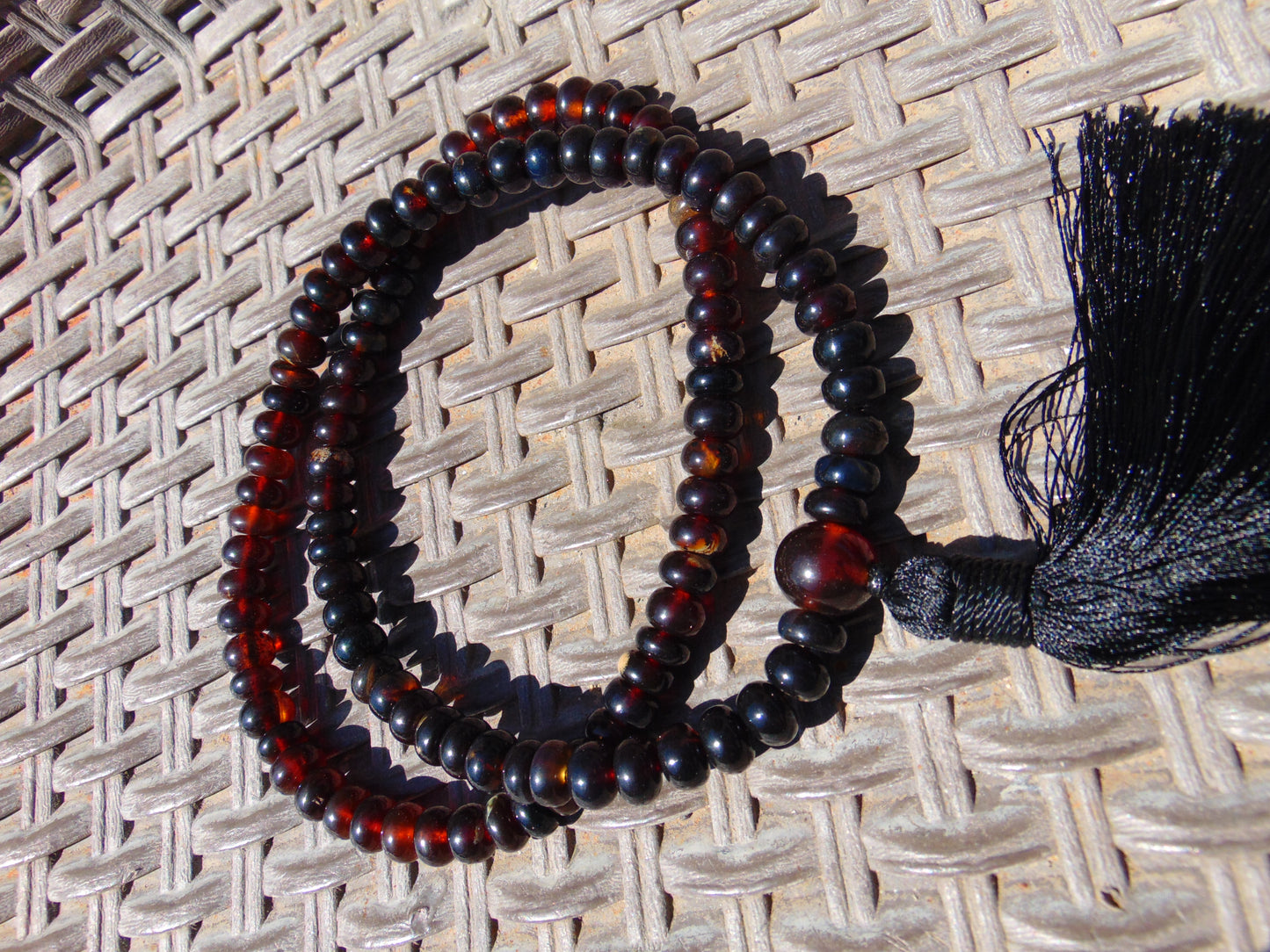 43 gram 108 Mala Buddha for Yoga and Meditation Indonesian Dark Red Amber for Healing AR708
