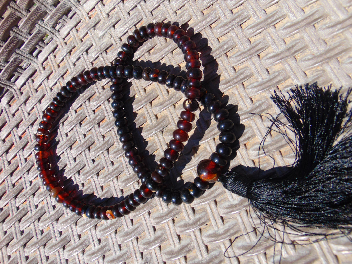 43 gram 108 Mala Buddha for Yoga and Meditation Indonesian Dark Red Amber for Healing AR708