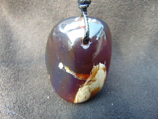 25 gr Pendant 44x34x30 mm Indonesian Amber for Healing P115