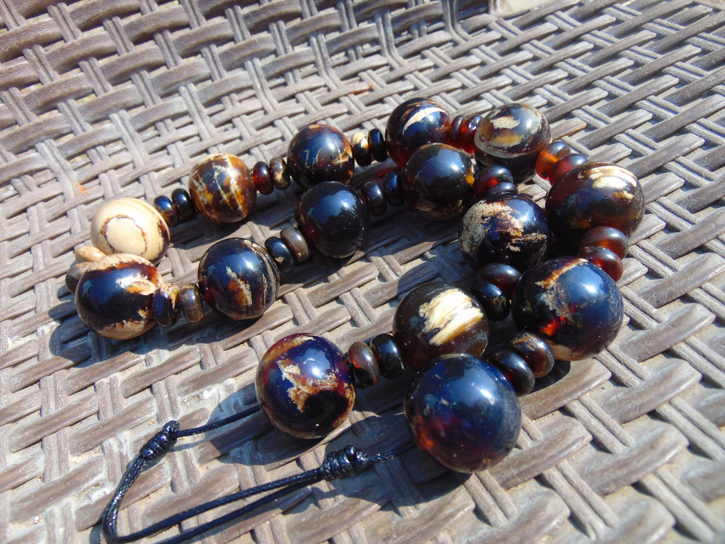 156 gr Small Necklace beads Indonesian white black Amber for Healing A15K238