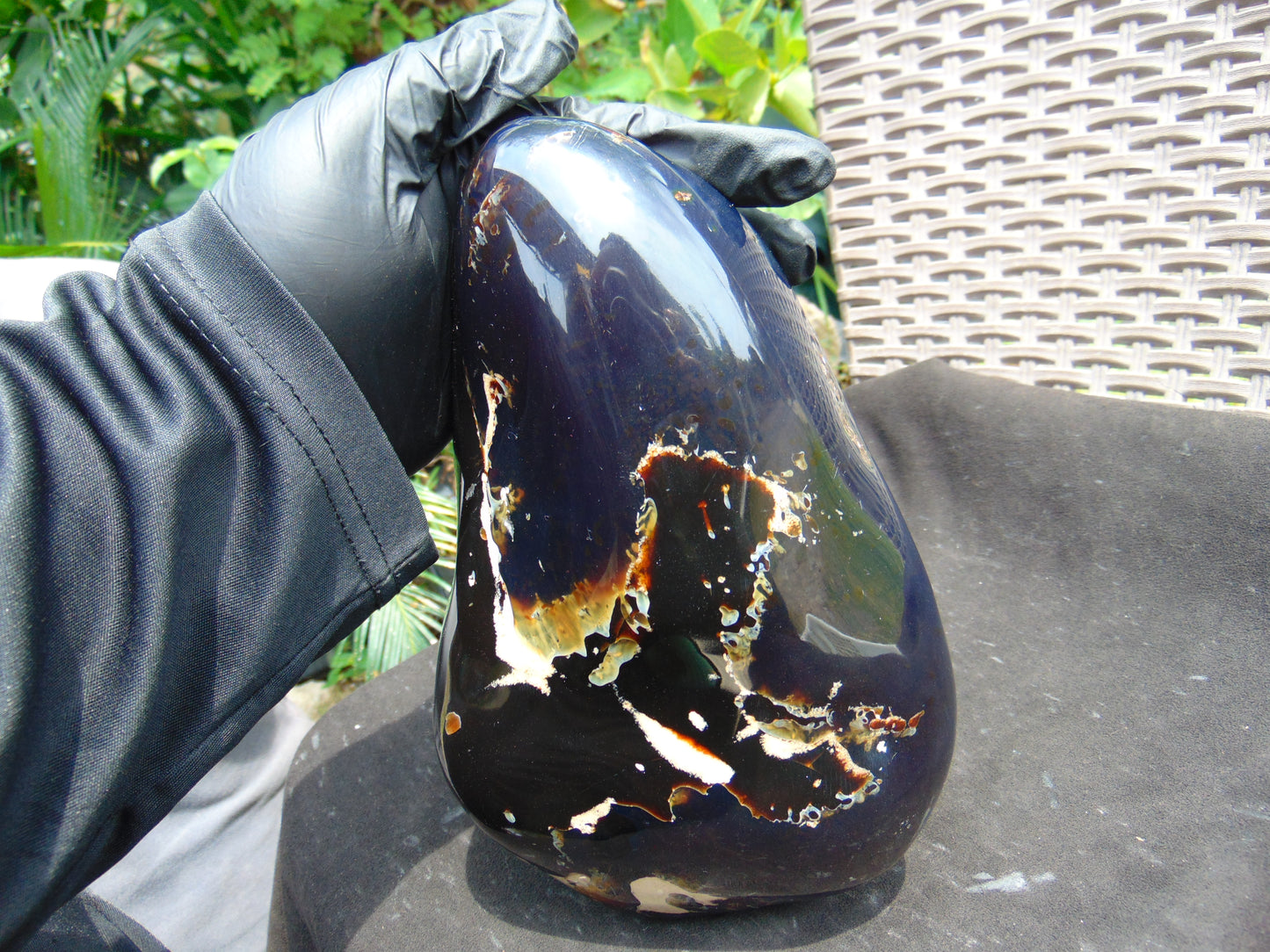 1643 gr Blue Polished 22x11x9 mm Indonesia Black Blue Amber for Healing ML59