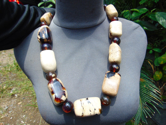 255 gr 19 beads Big Necklace Indonesian white Amber for Healing AWKK4