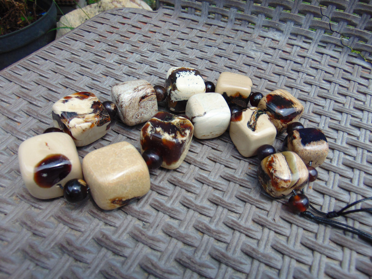285 gr 25 beads Big Necklace Indonesian white Amber for Healing AWKK6