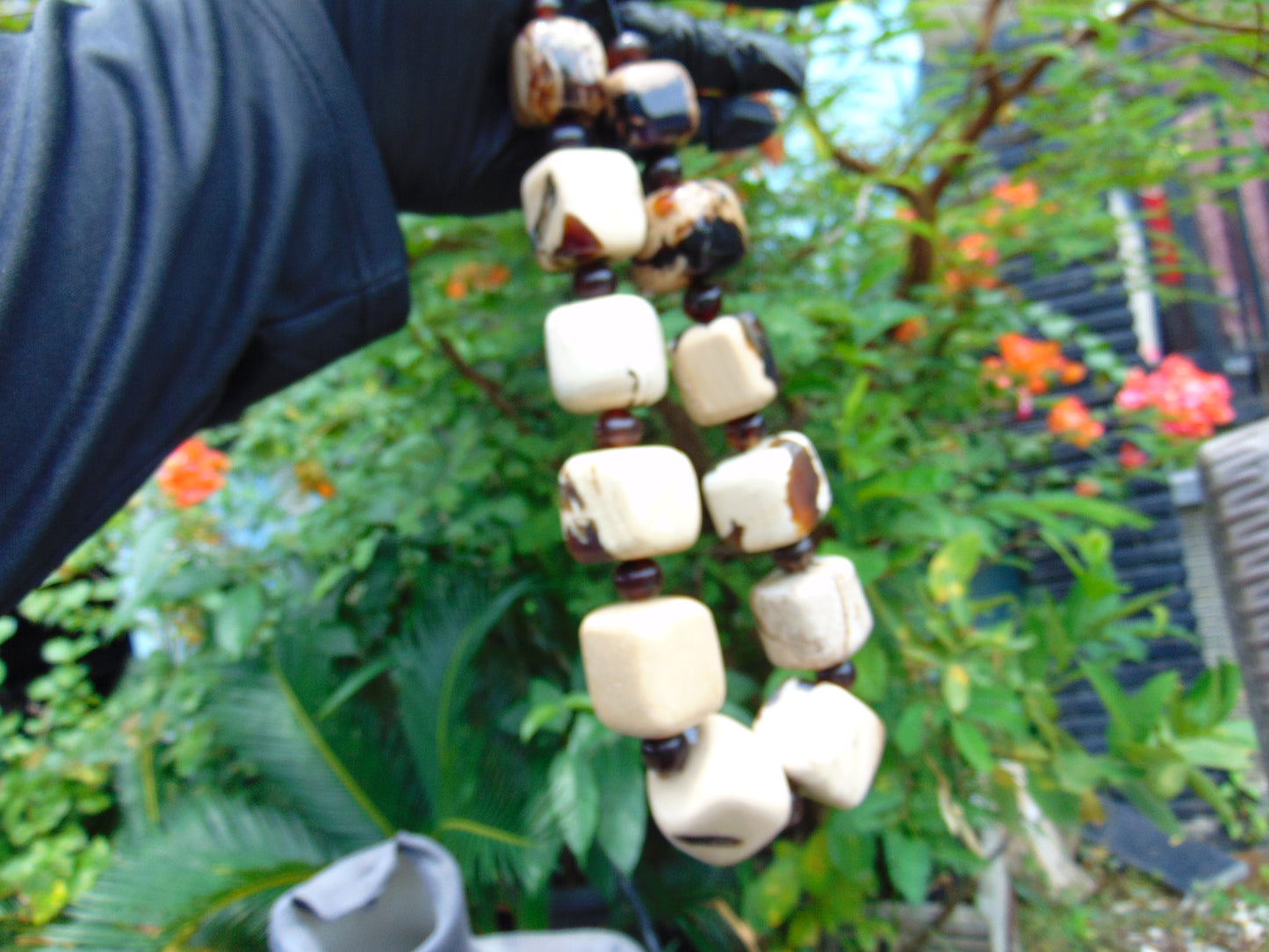 285 gr 25 beads Big Necklace Indonesian white Amber for Healing AWKK6