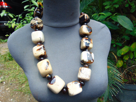 285 gr 25 beads Big Necklace Indonesian white Amber for Healing AWKK6