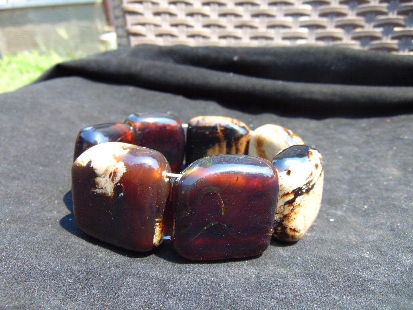 111 gr 7 Square Beads Bangle Indonesian Amber for Healing 26BE37
