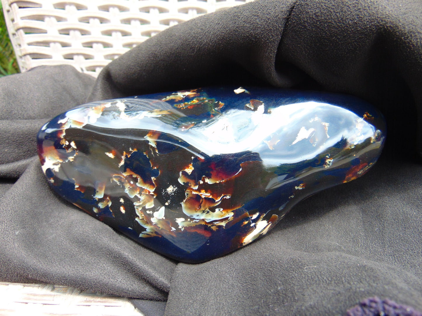 1102 gram full polished 21x8x8 cm Indonesian Blue Amber for Healing AR115
