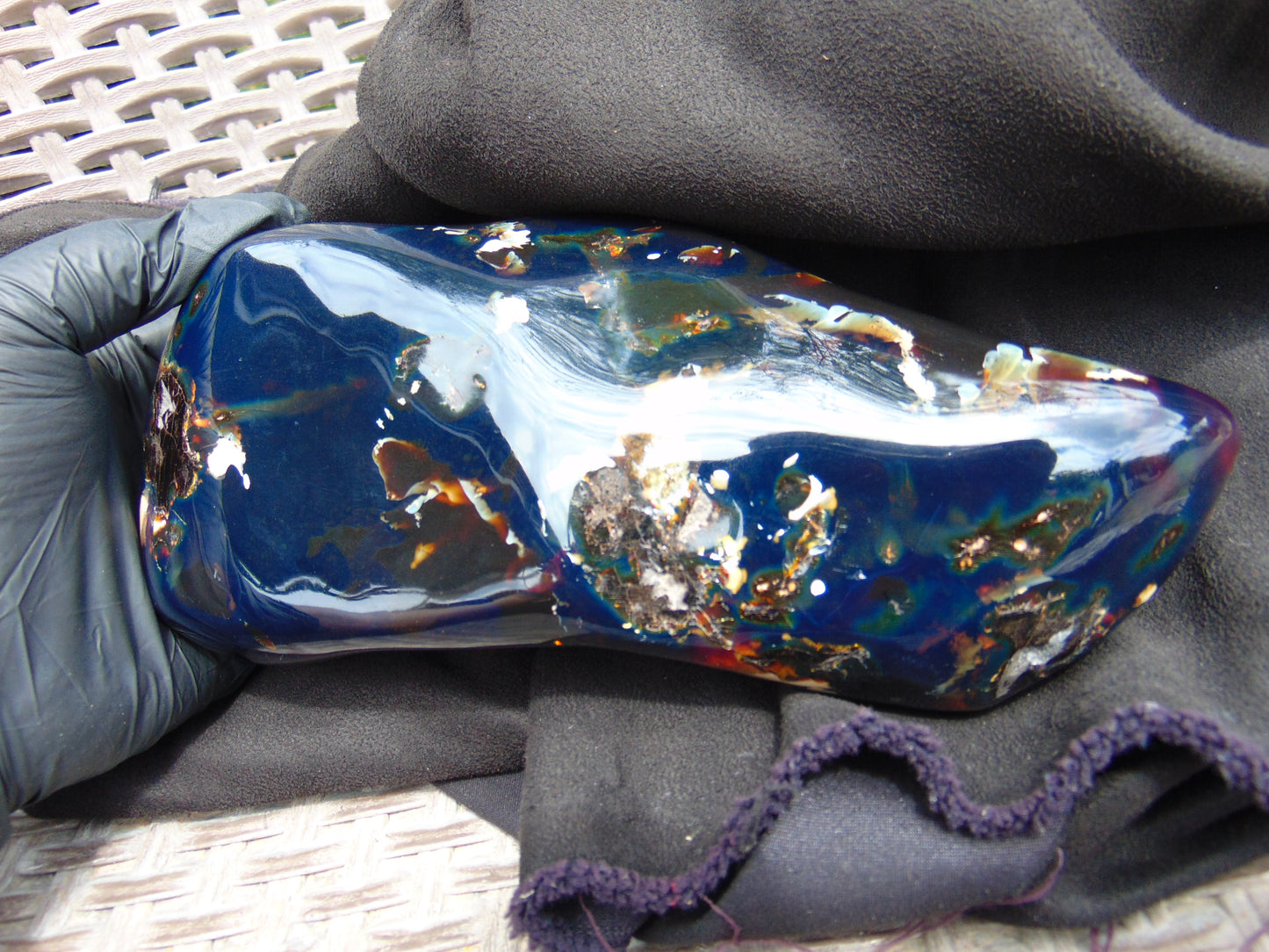 1102 gram full polished 21x8x8 cm Indonesian Blue Amber for Healing AR115