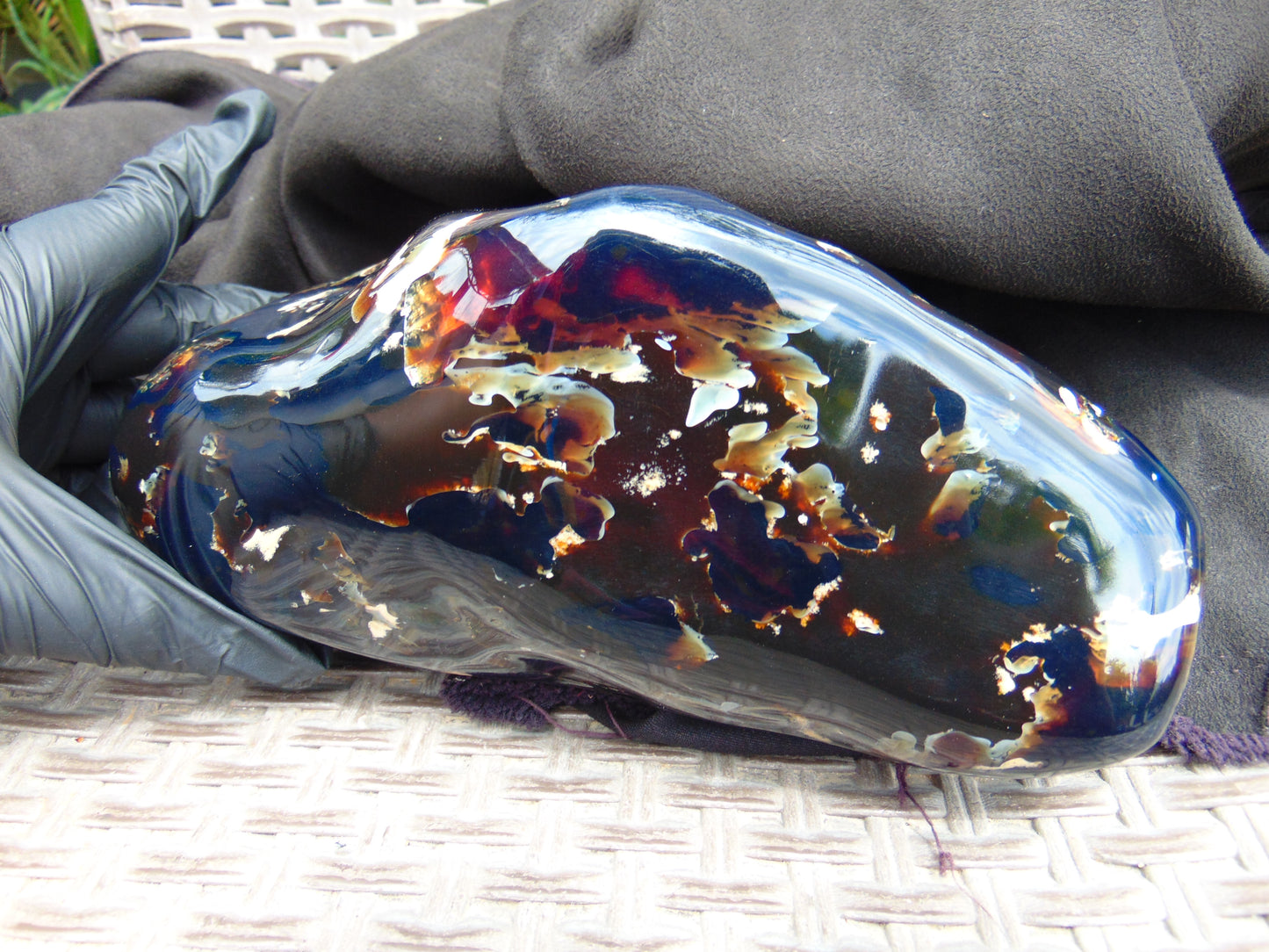 1102 gram full polished 21x8x8 cm Indonesian Blue Amber for Healing AR115