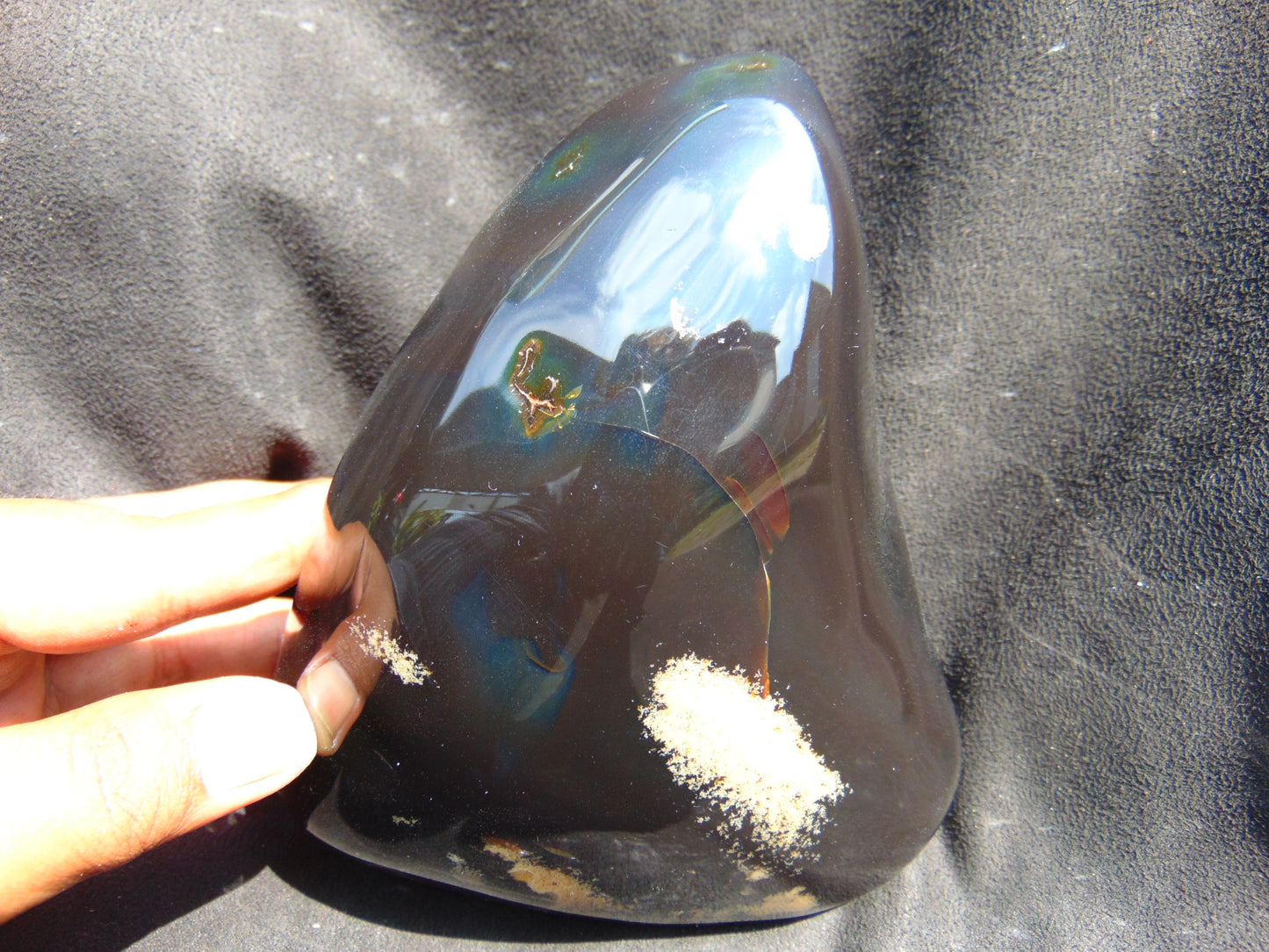 598 gr Full Polished Indonesia Dark Red Amber for Healing BP28