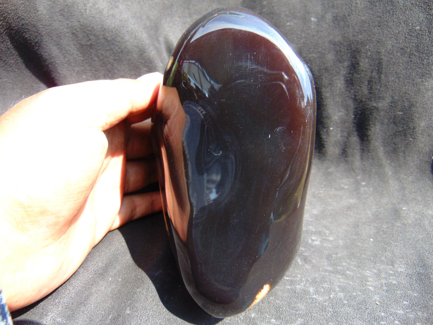 598 gr Full Polished Indonesia Dark Red Amber for Healing BP28