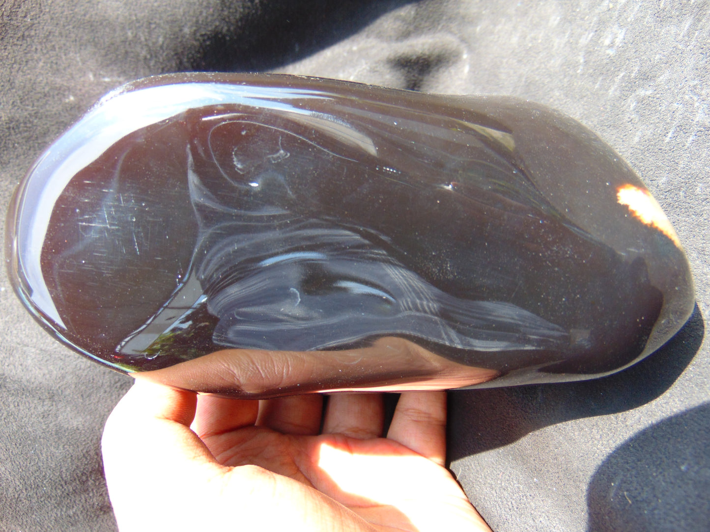 598 gr Full Polished Indonesia Dark Red Amber for Healing BP28